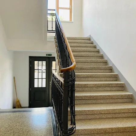 Kotel Apartment *