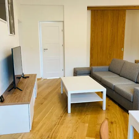 Kotel Apartment *